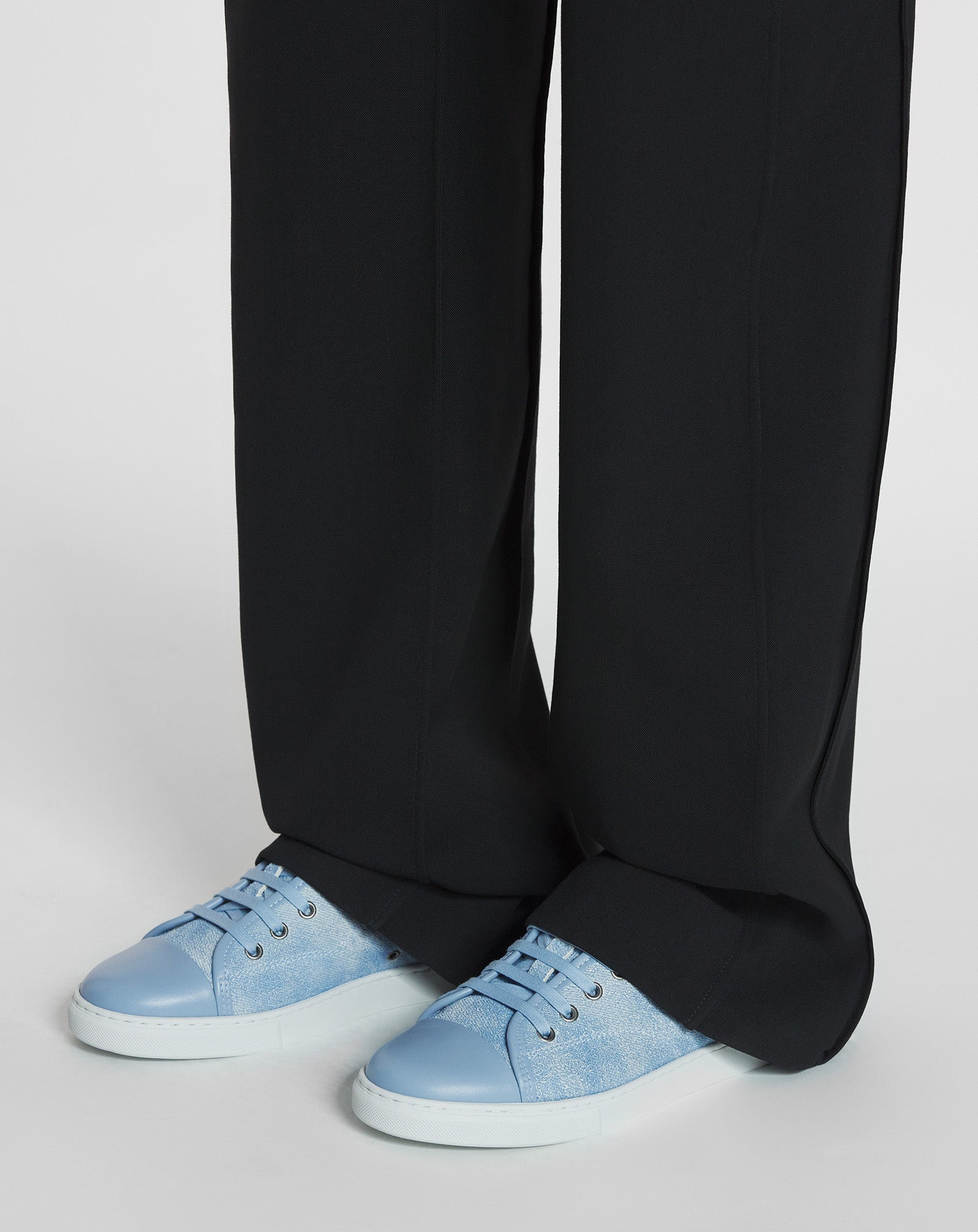 DBB1 SNEAKERS IN FADED DENIM