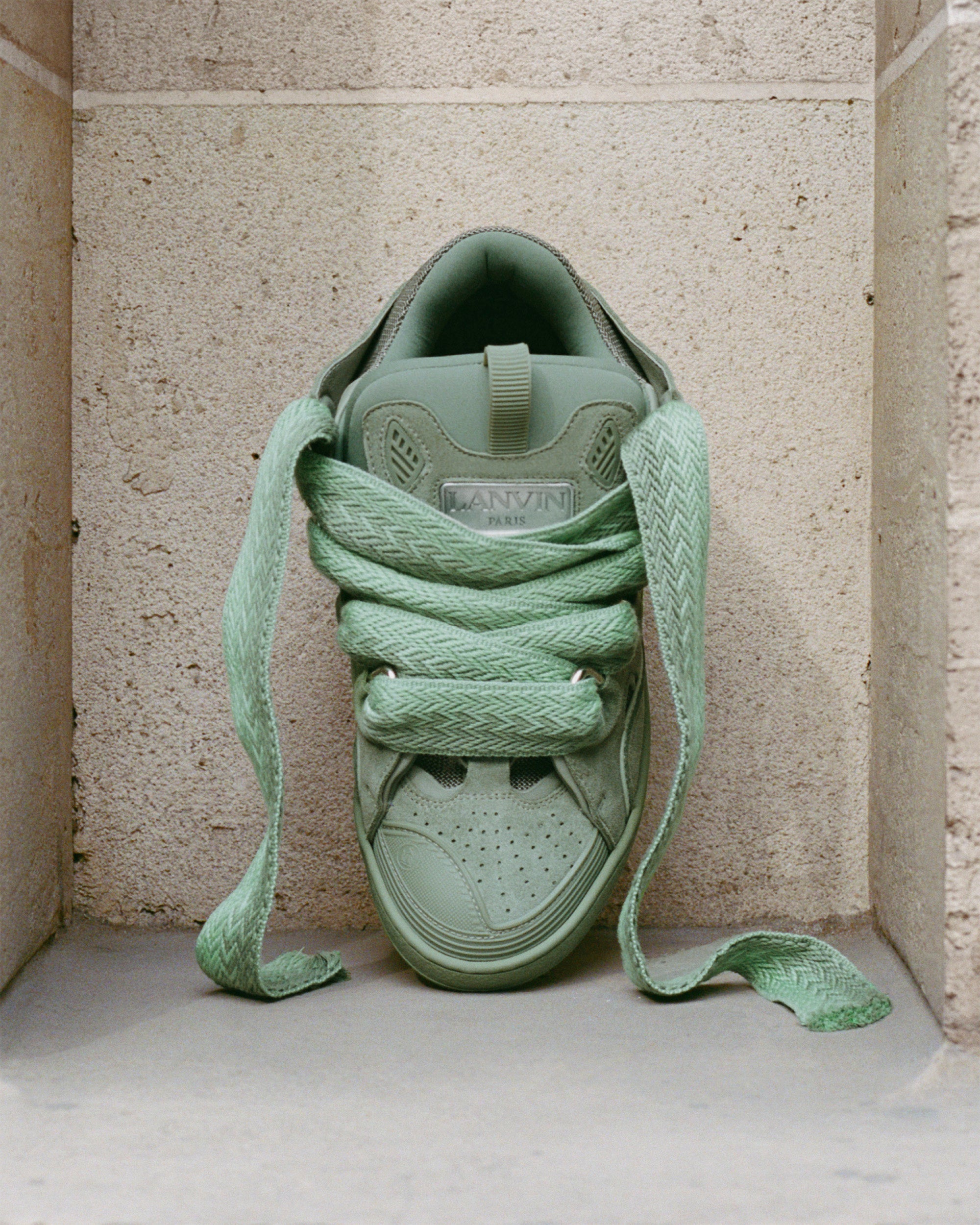 CURB FOR WOMEN