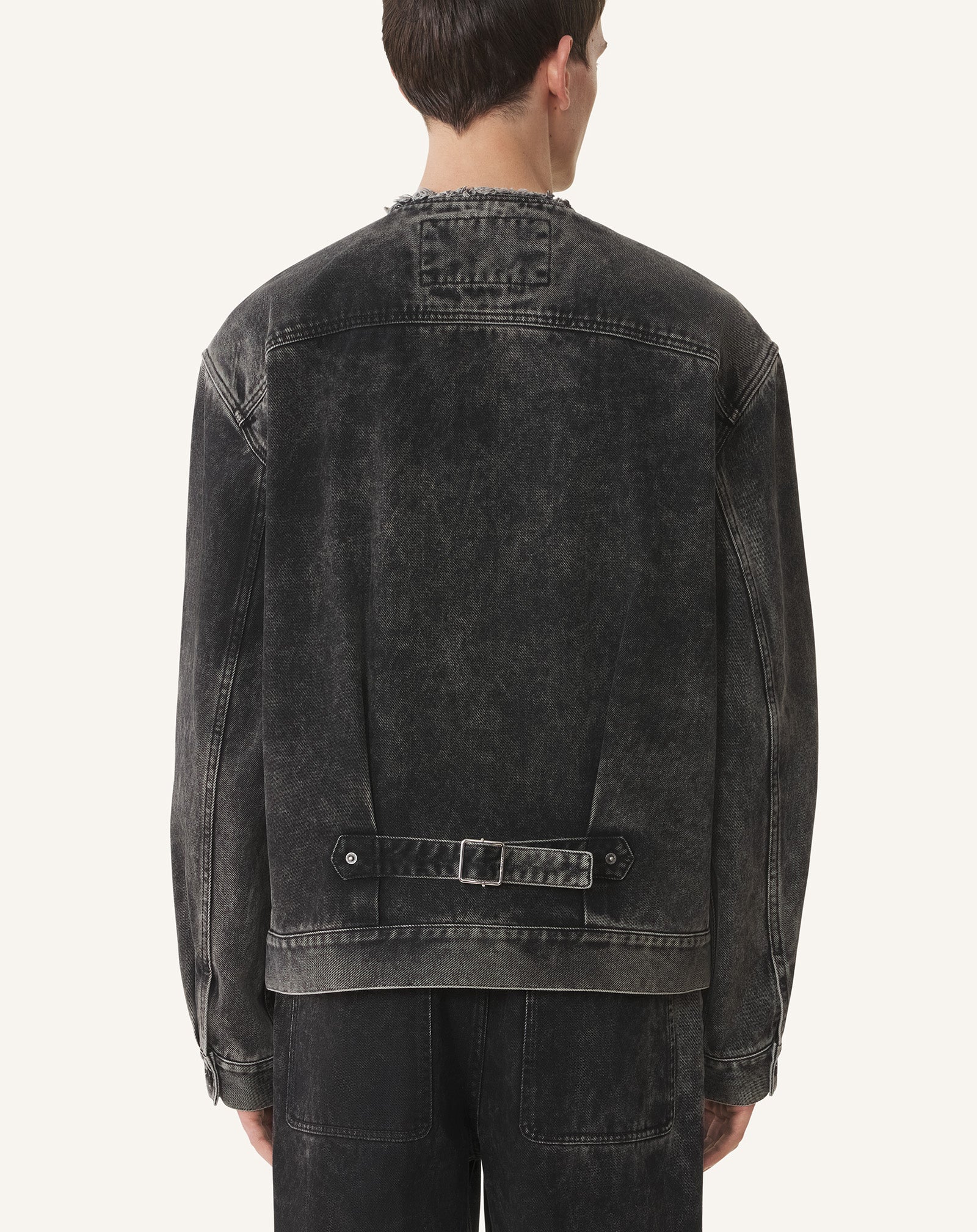 COLLARLESS DENIM JACKET