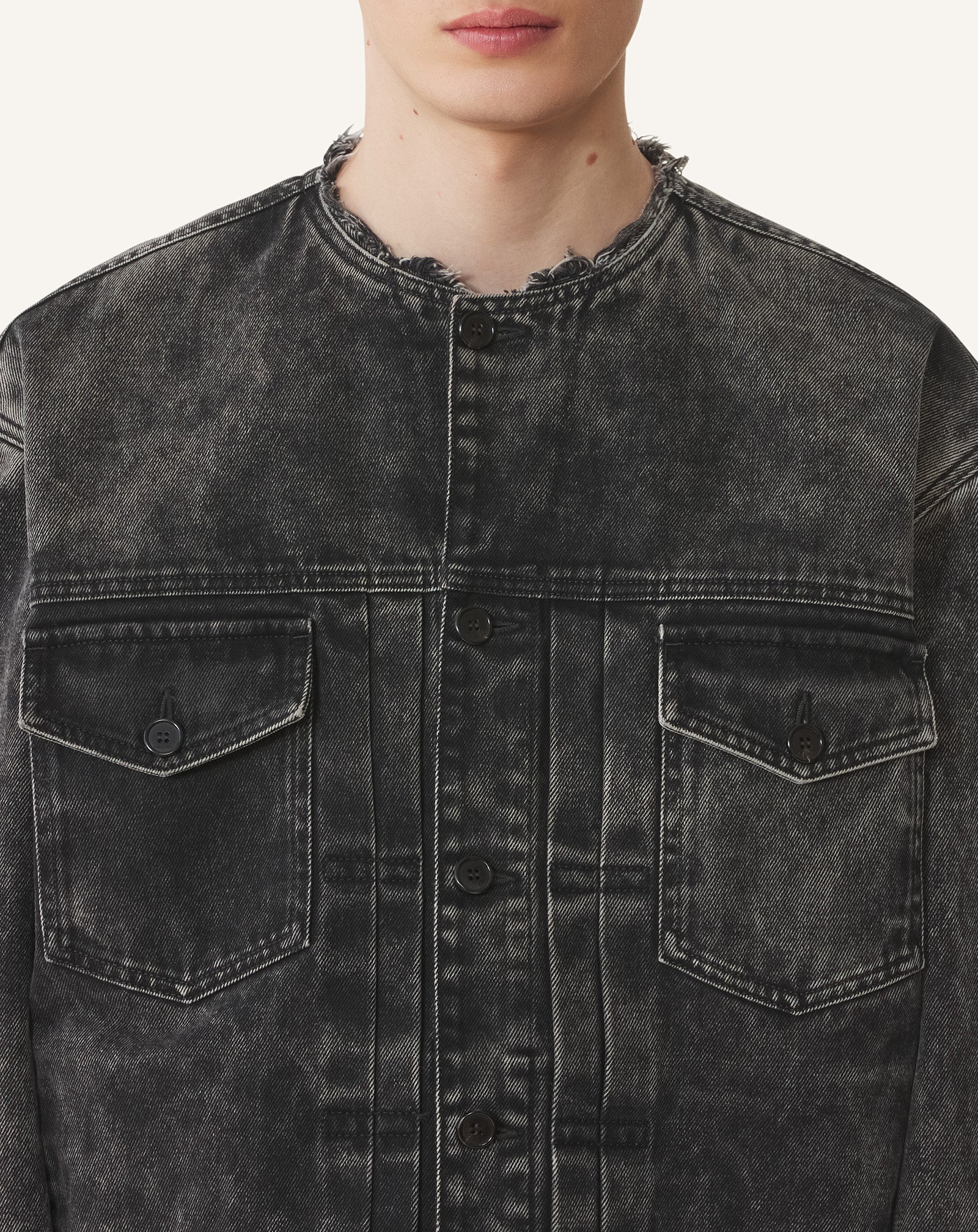 COLLARLESS DENIM JACKET