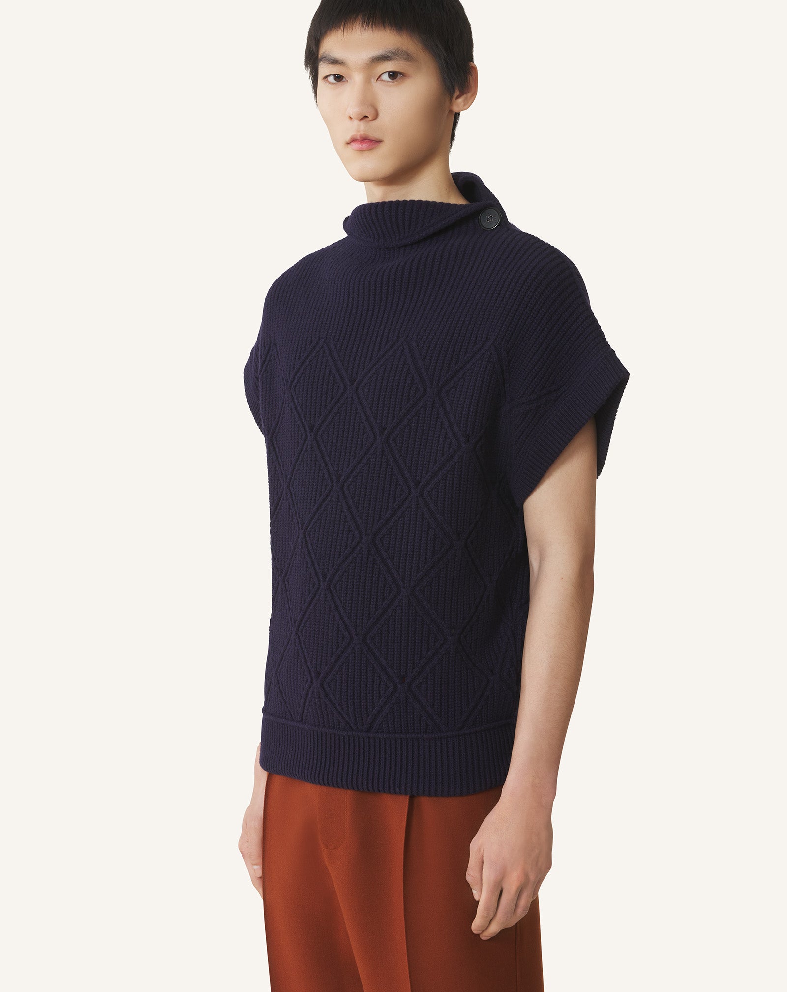 SLEEVELESS DIAMOND DETAIL WOOL SWEATER