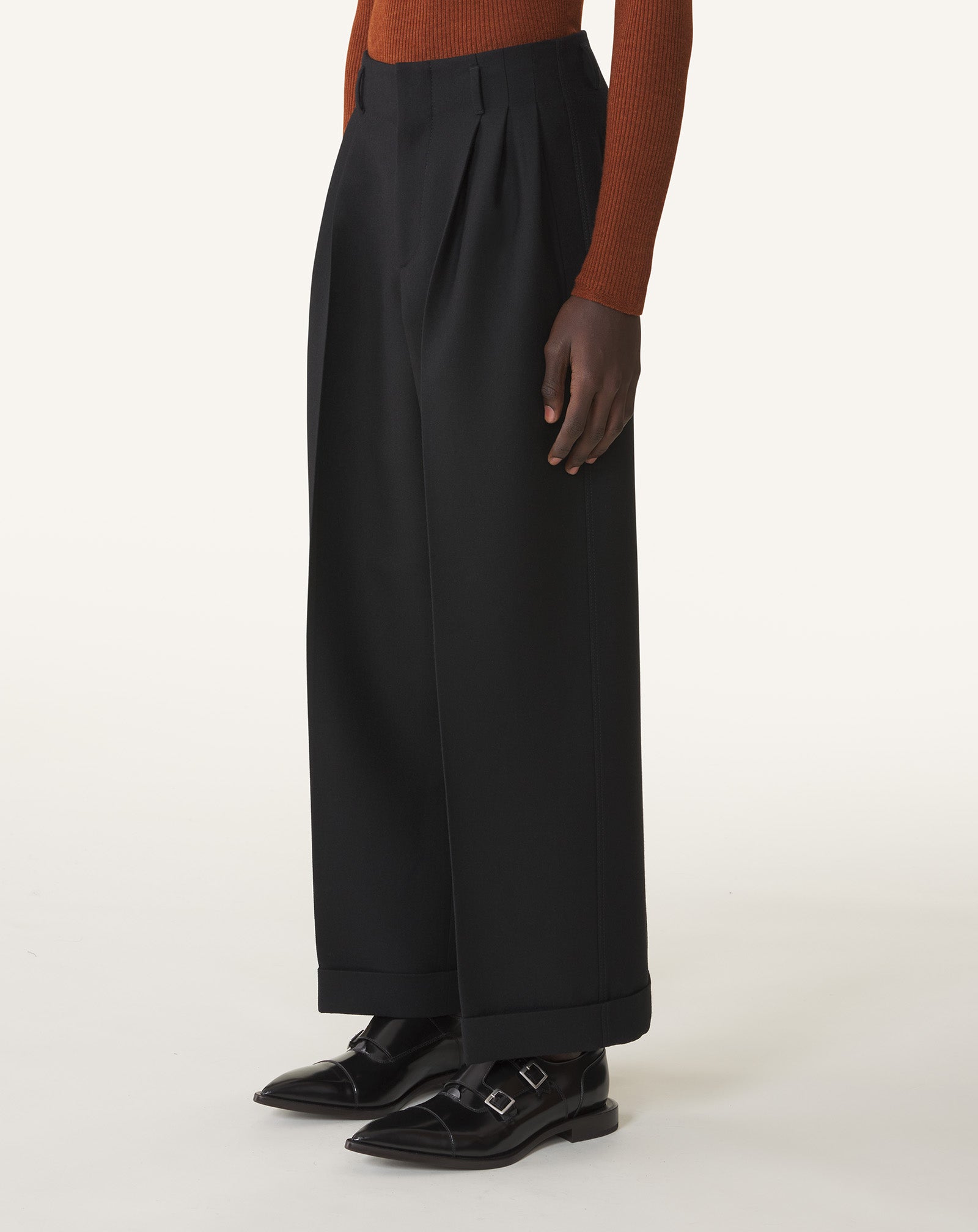 TRIPLE PLEATED PANTS