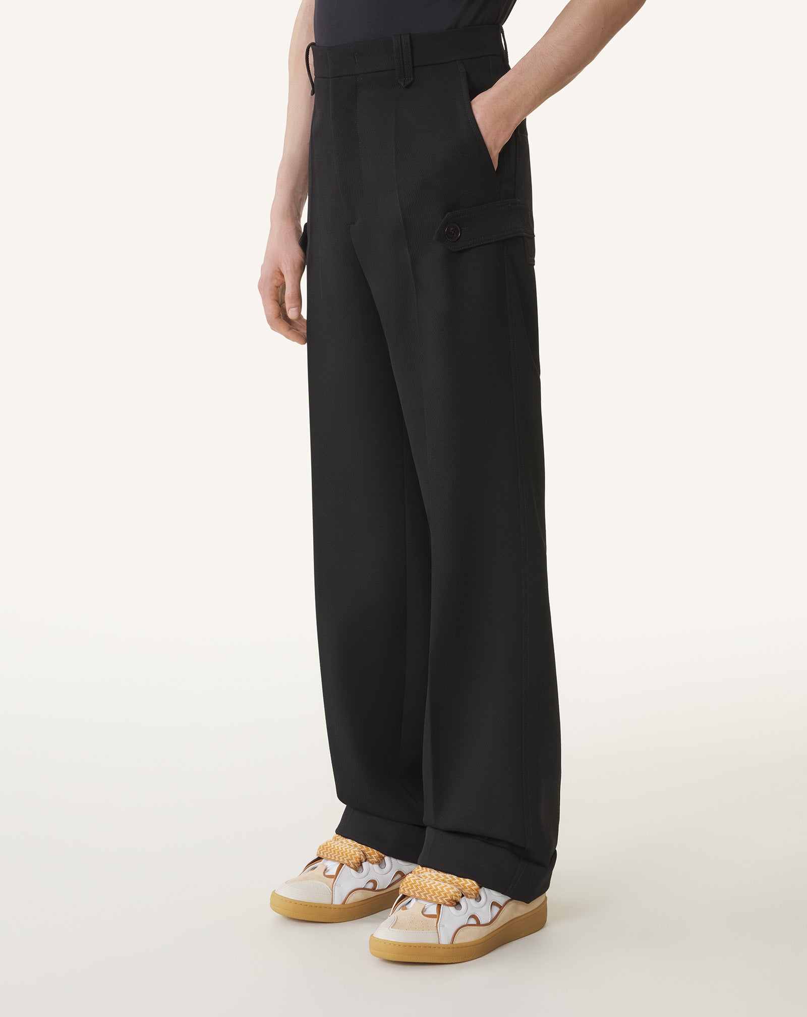 CHINO PANTS