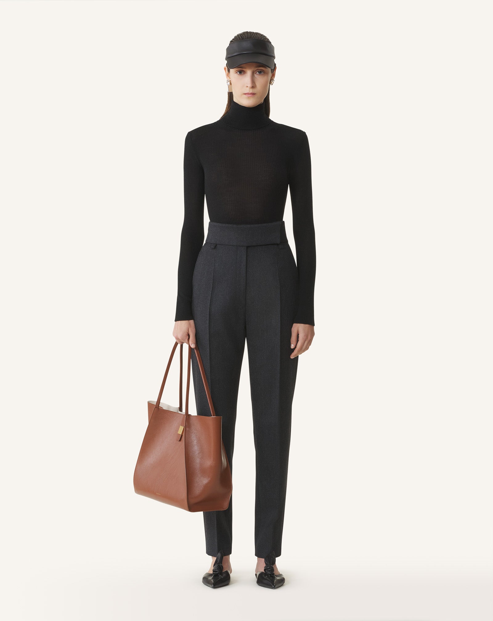 BLACK MERINO WOOL AND SILK TURTLENECK SWEATER