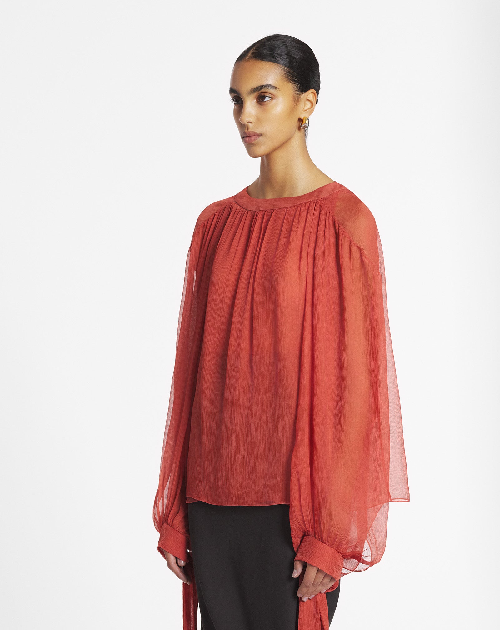 GATHERED BLOUSE IN SILK CREPON