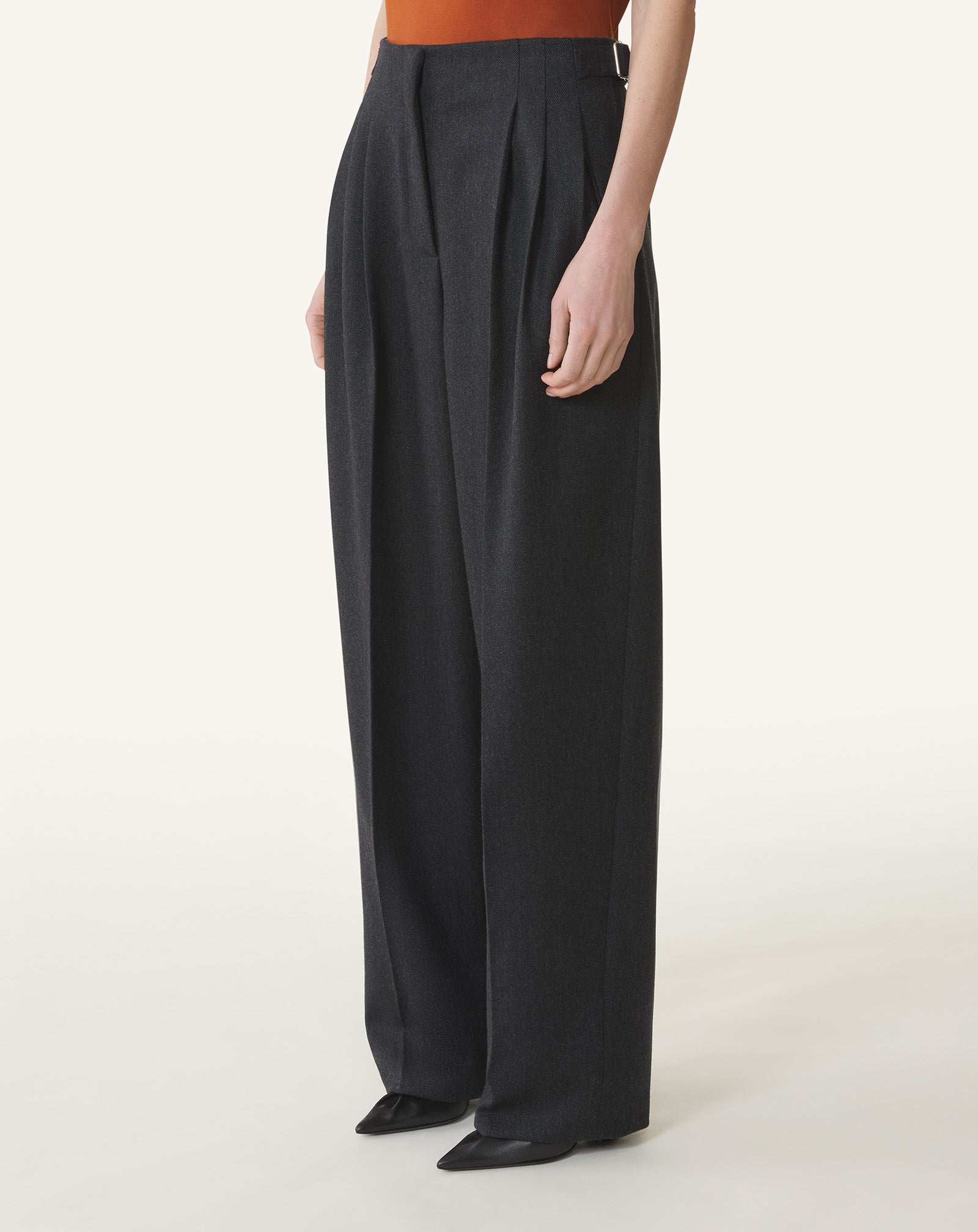 PLEATED PANTS