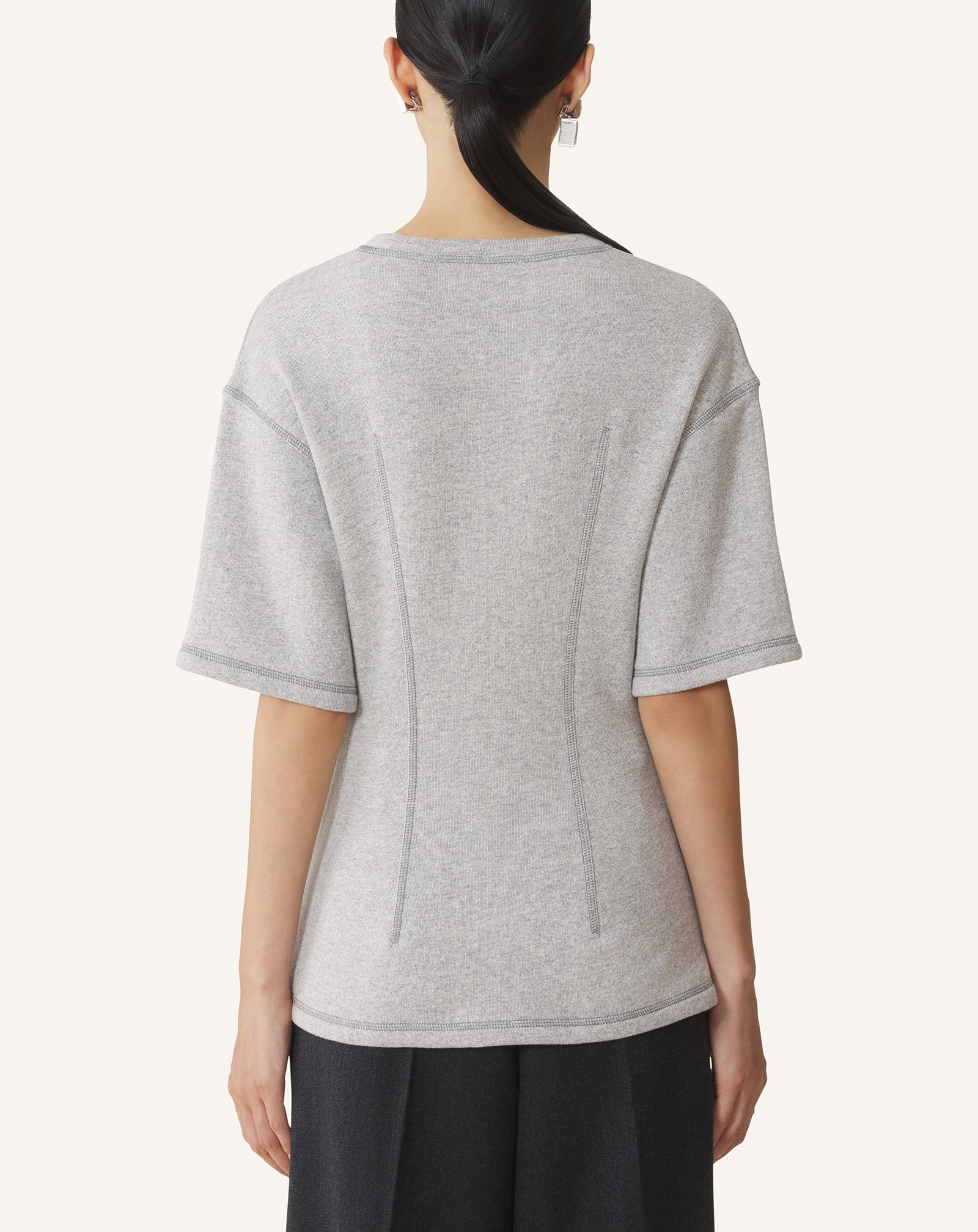 FITTED T-SHIRT