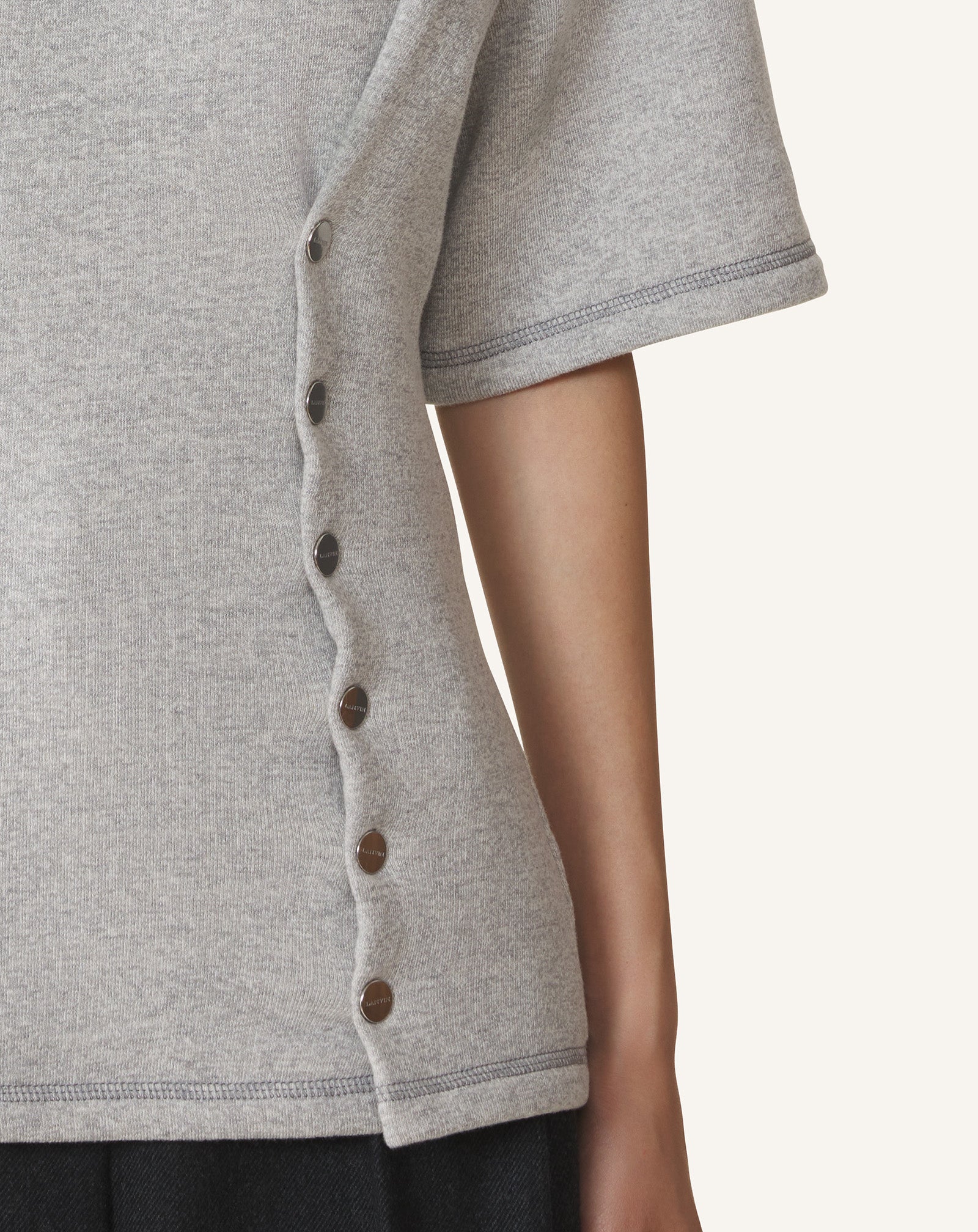 FITTED T-SHIRT