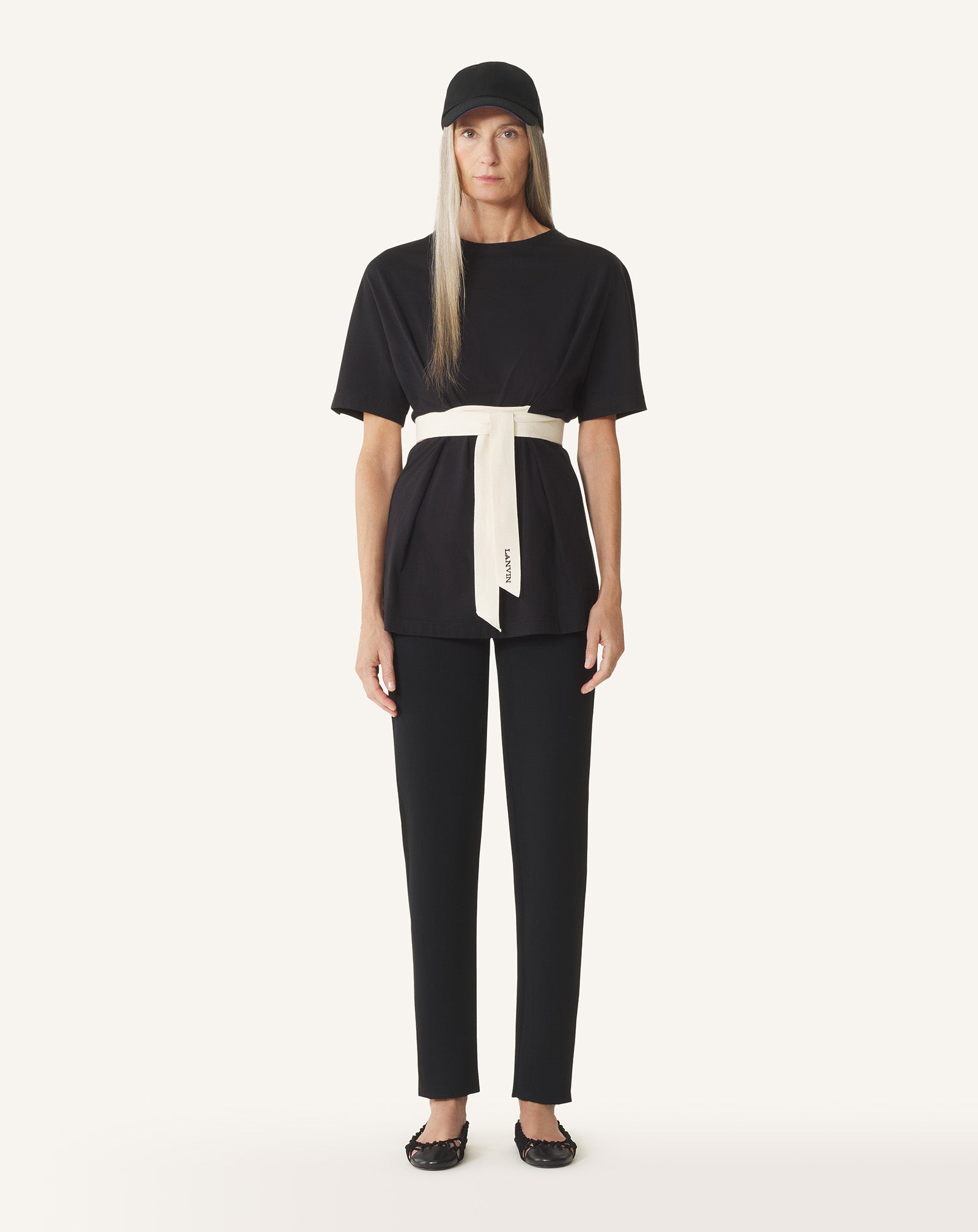 BLACK BELTED T-SHIRT IN COTTON AND SILK