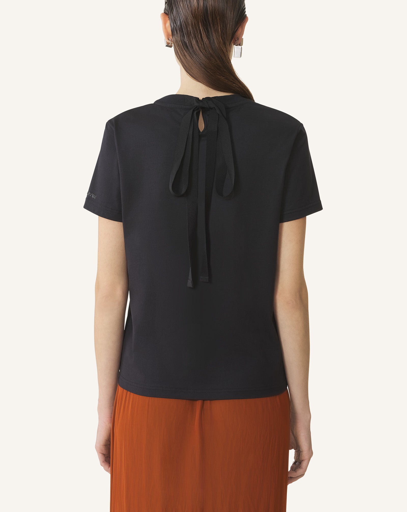 T-SHIRT WITH KNOT DETAIL