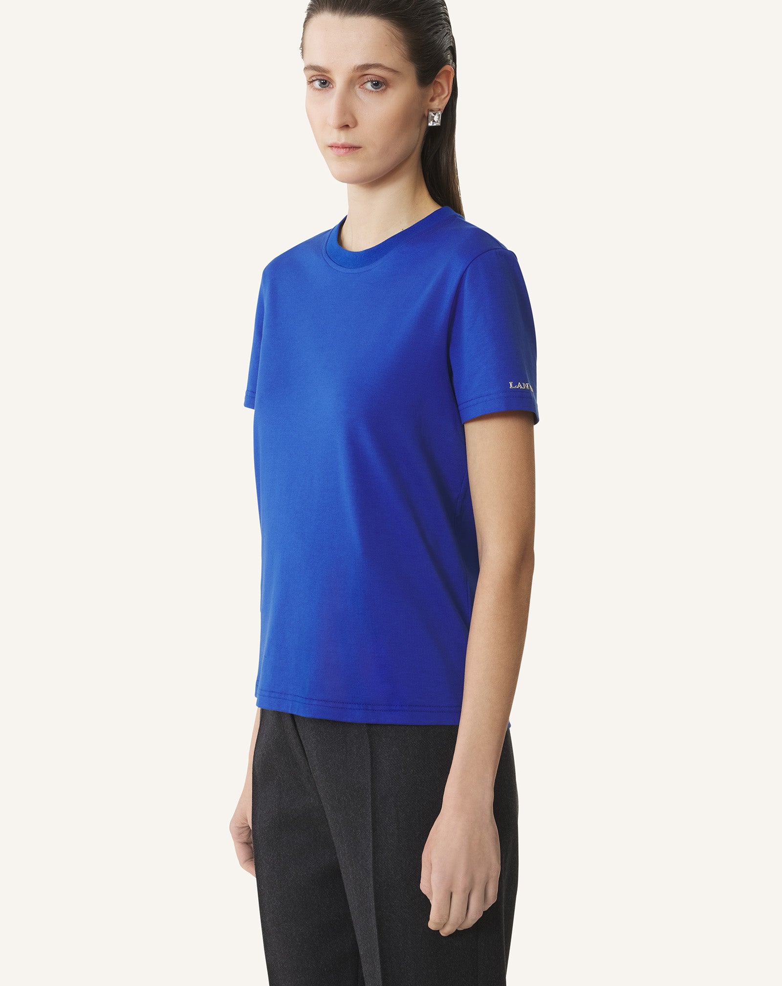 T-SHIRT WITH KNOT DETAIL