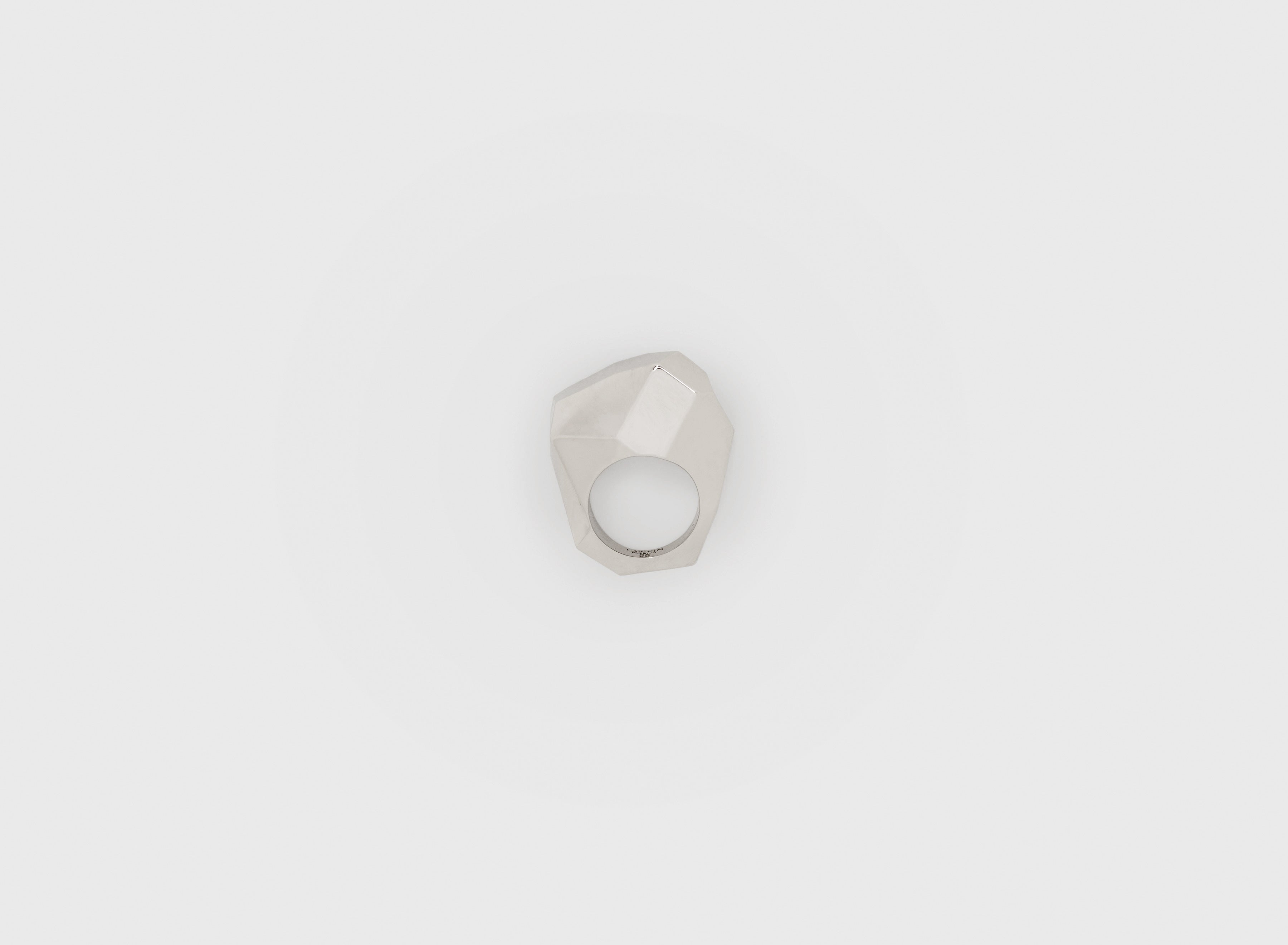 THIN RING CUBIC METAL