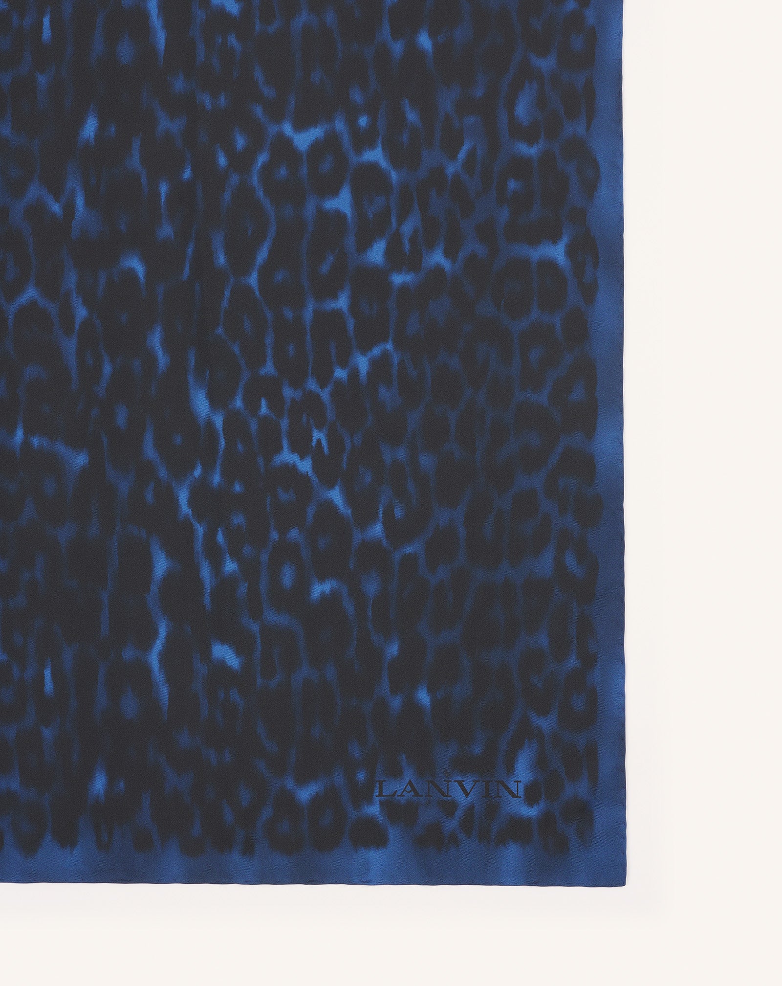 LEOPARD PRINT SILK SCARF