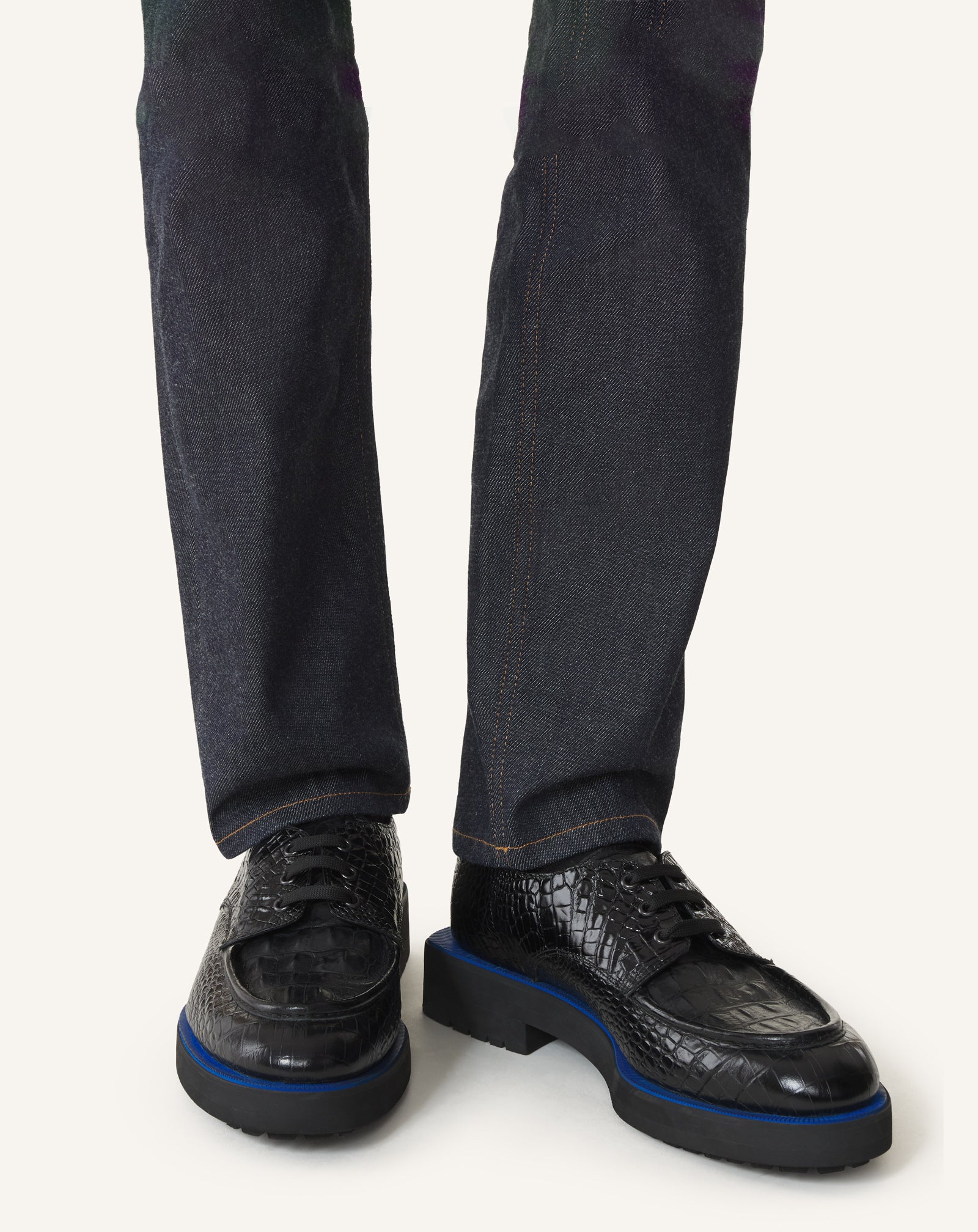 BLACK DERBY SHOES IN CROCODILE-EMBOSSED LEATHER