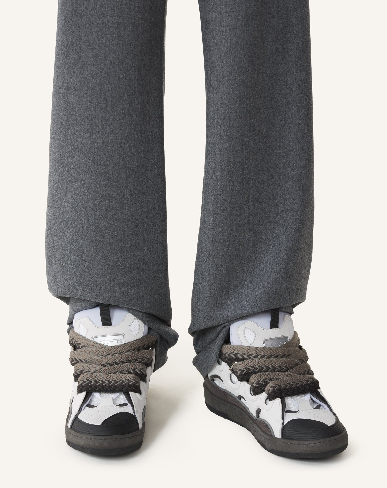 GREY CURB SNEAKERS IN LEATHER