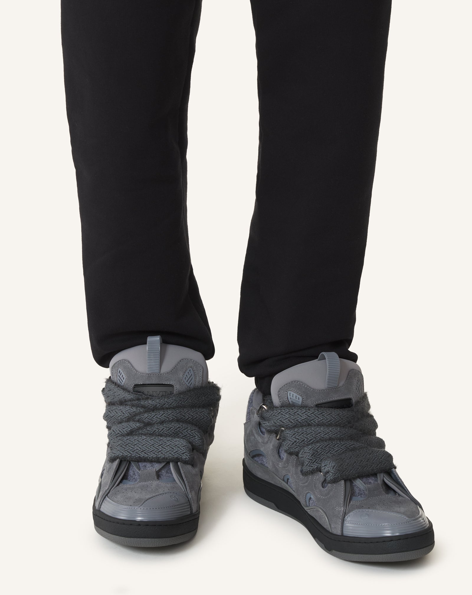 BLACK CURB SNEAKERS IN FELT