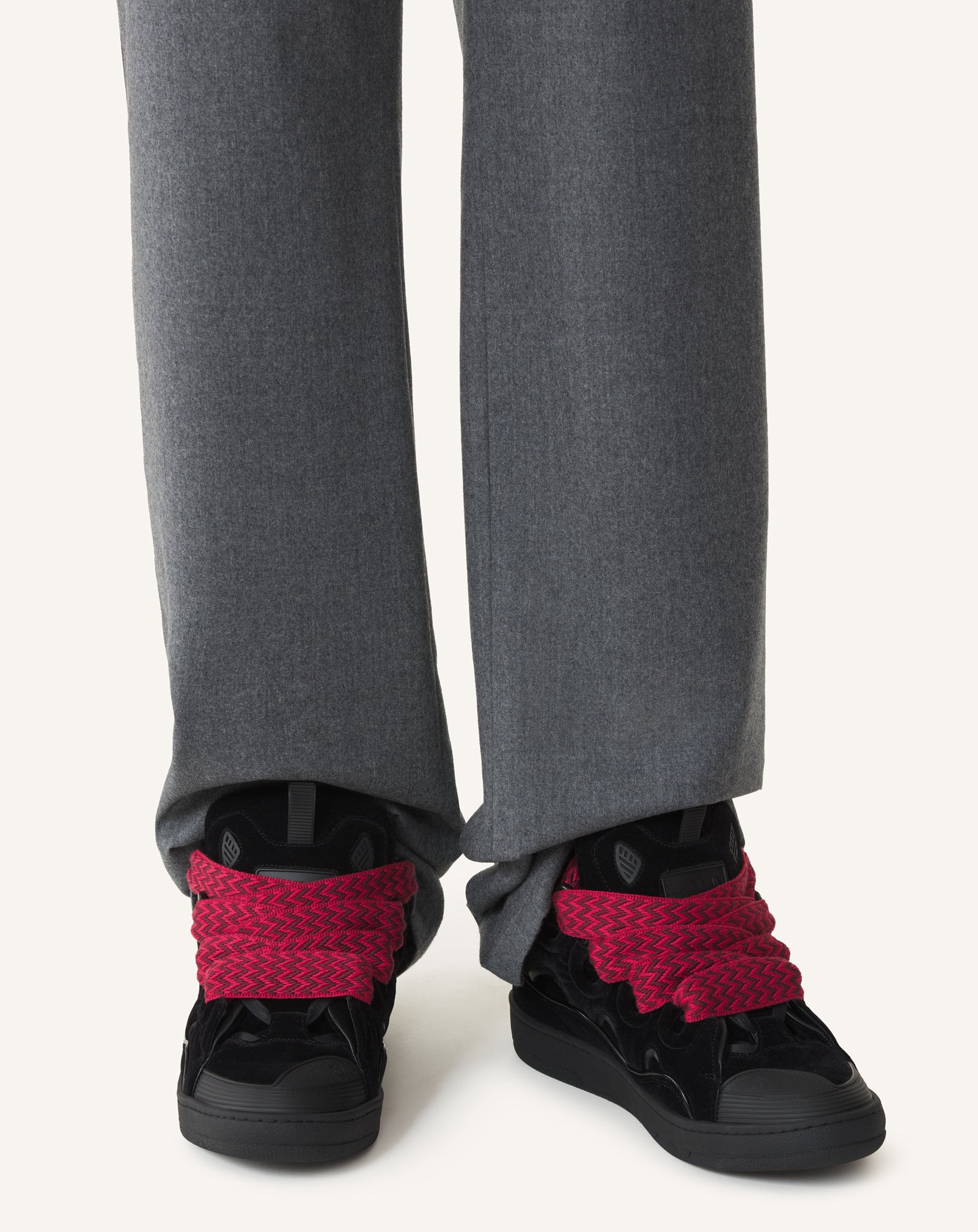 BLACK CURB SNEAKERS IN VELVET