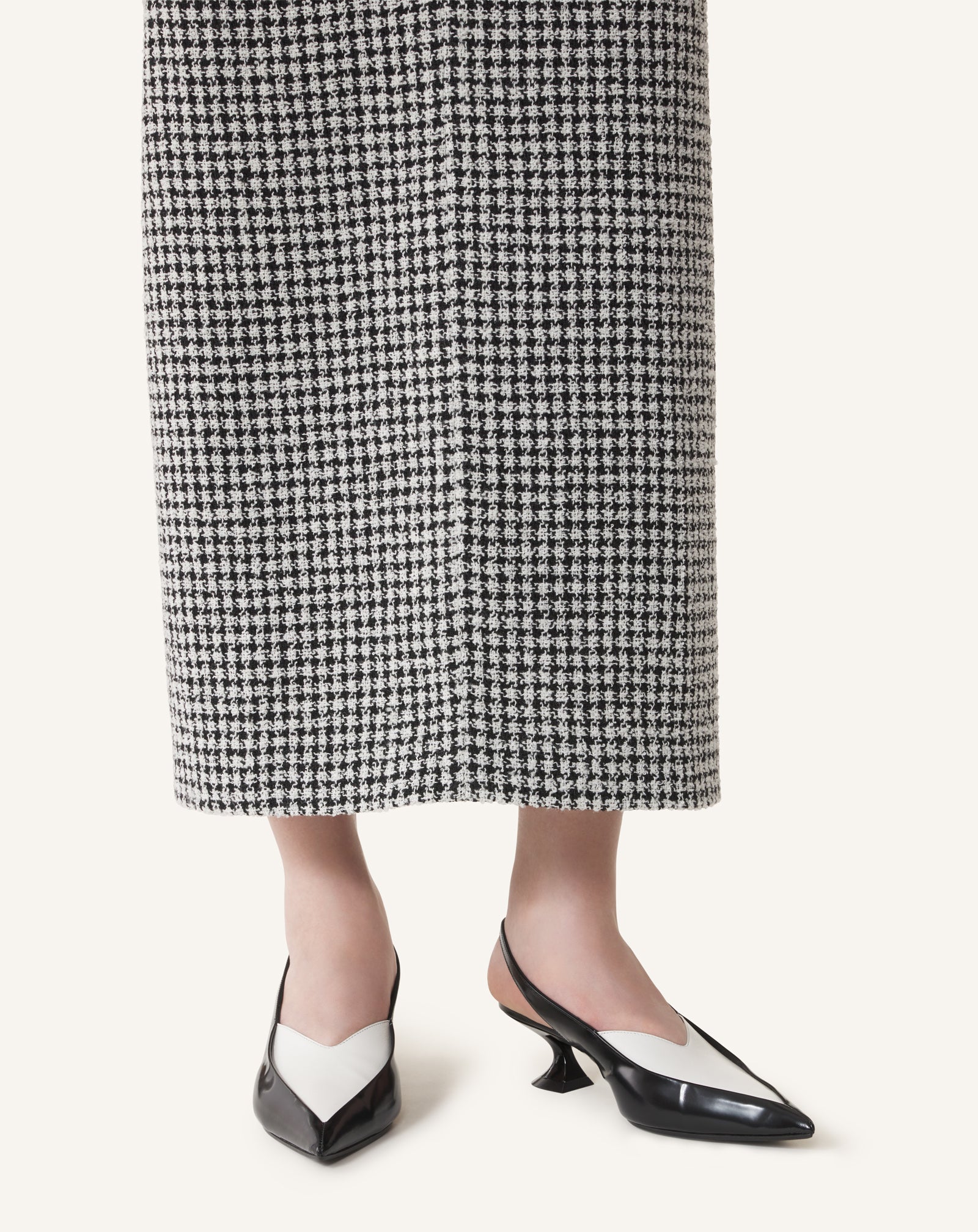 GREY SERENADE SLINGBACK IN LEATHER
