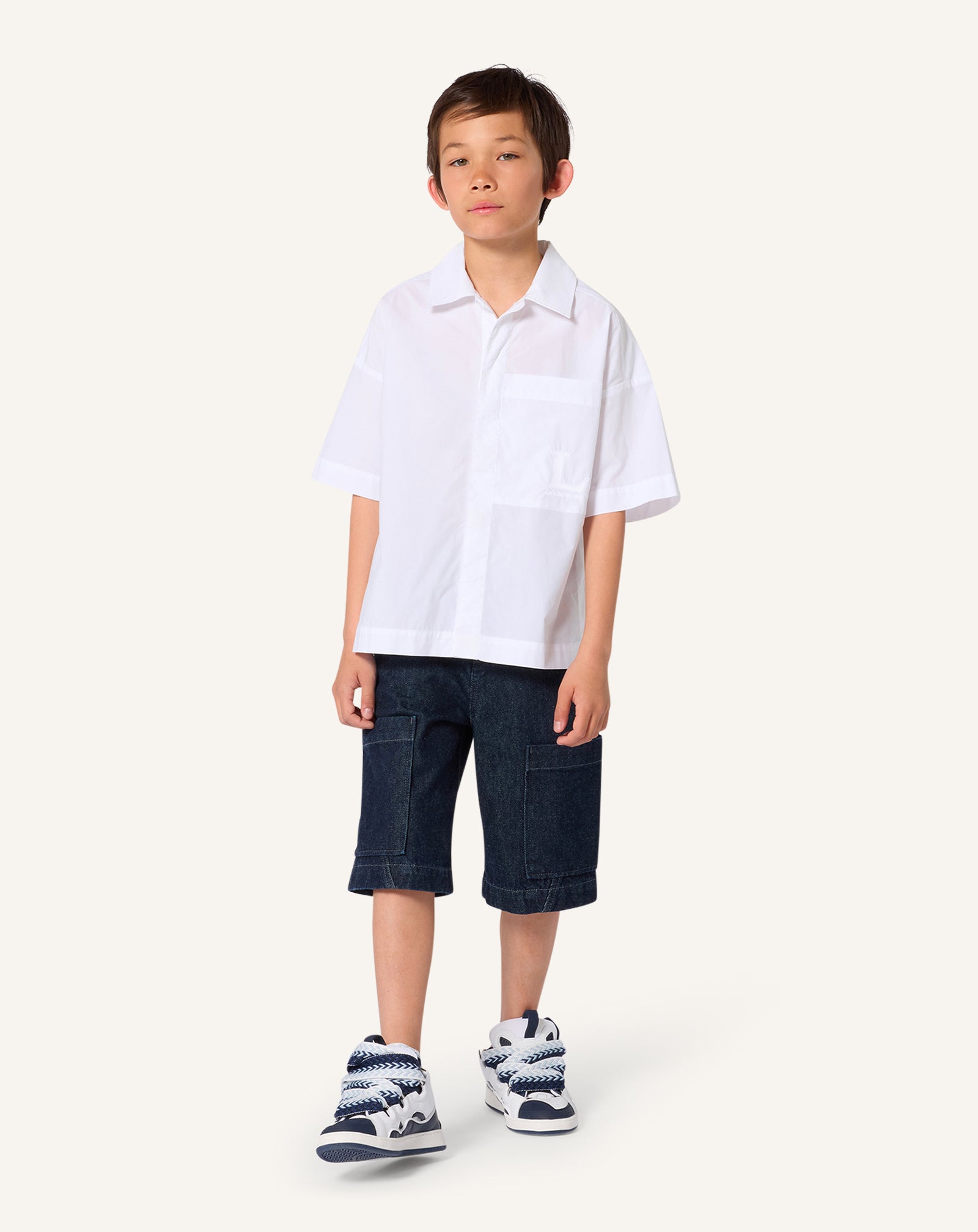 WHITE SHORT SLEEVE SHIRT