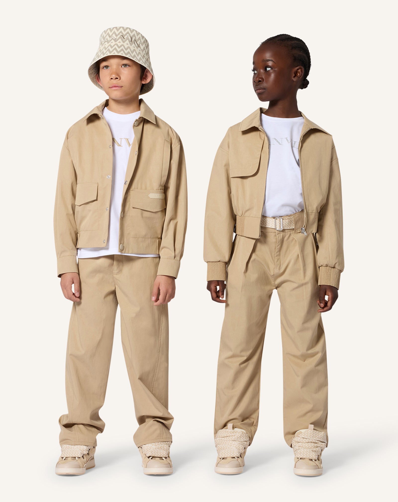 TROUSERS WITH ILLUSTRATION