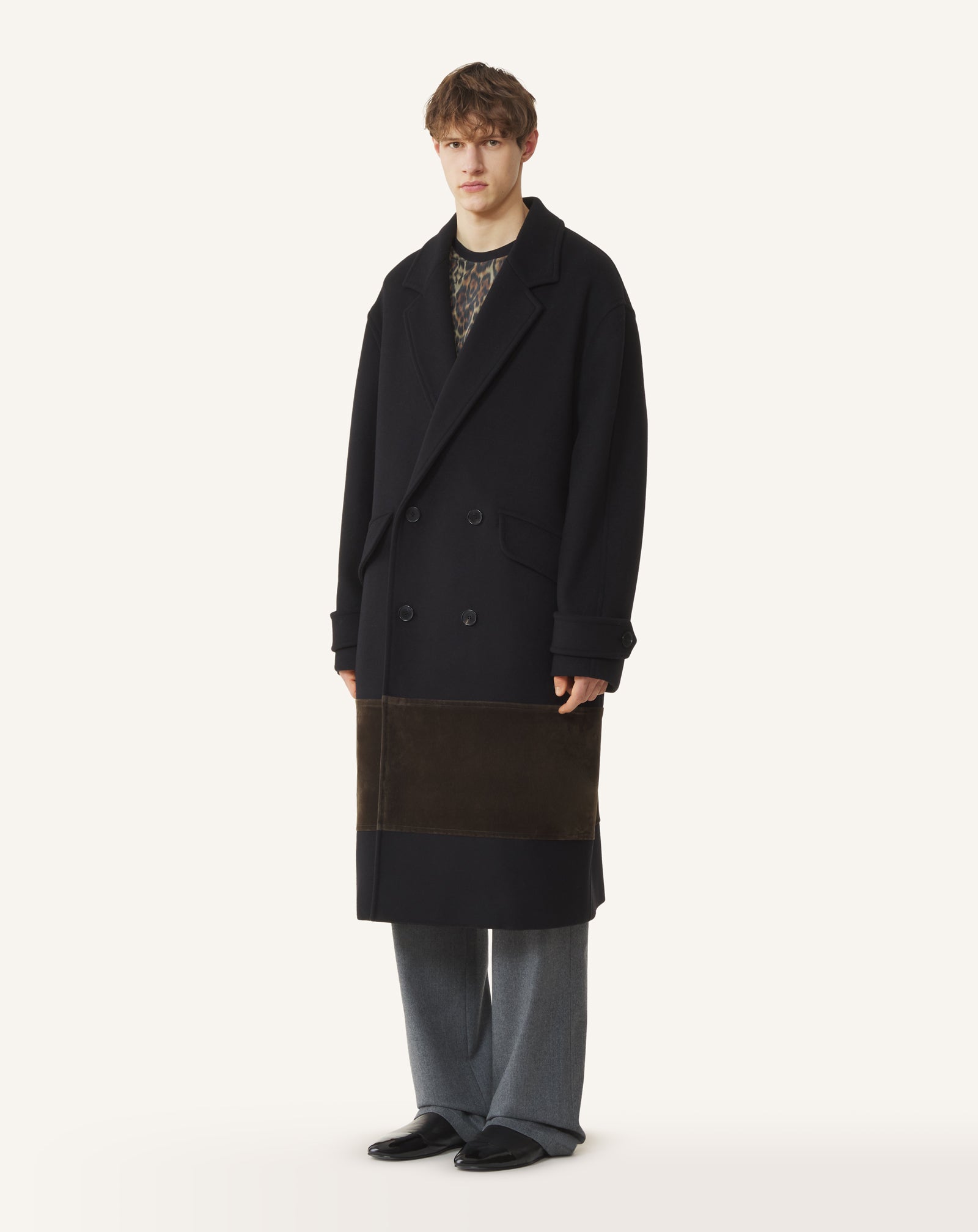BLACK DOUBLE-BREASTED COAT IN WOOL AND VELVET
