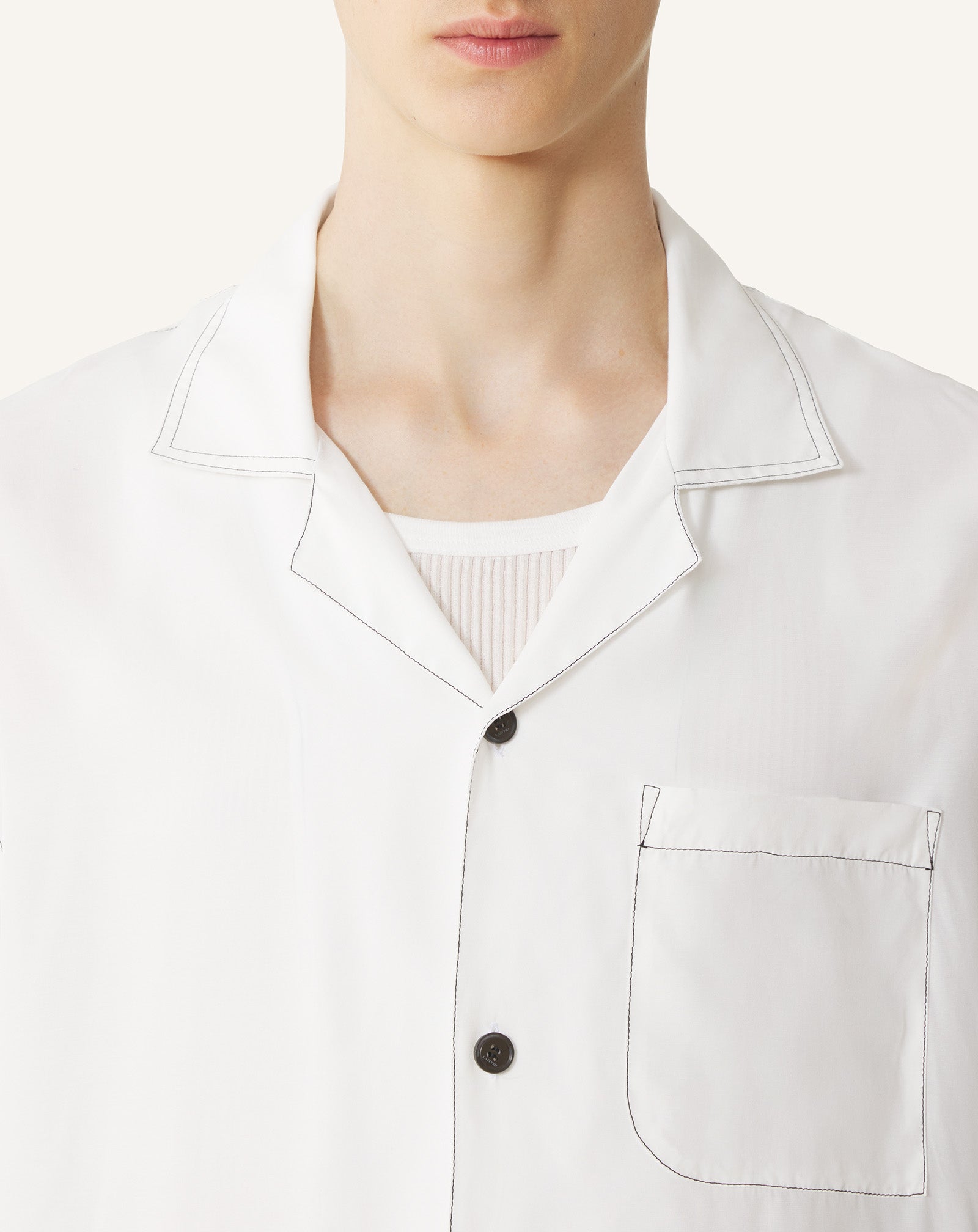 SHIRT WITH MOTHER AND DAUGHTER PRINT ON THE BACK