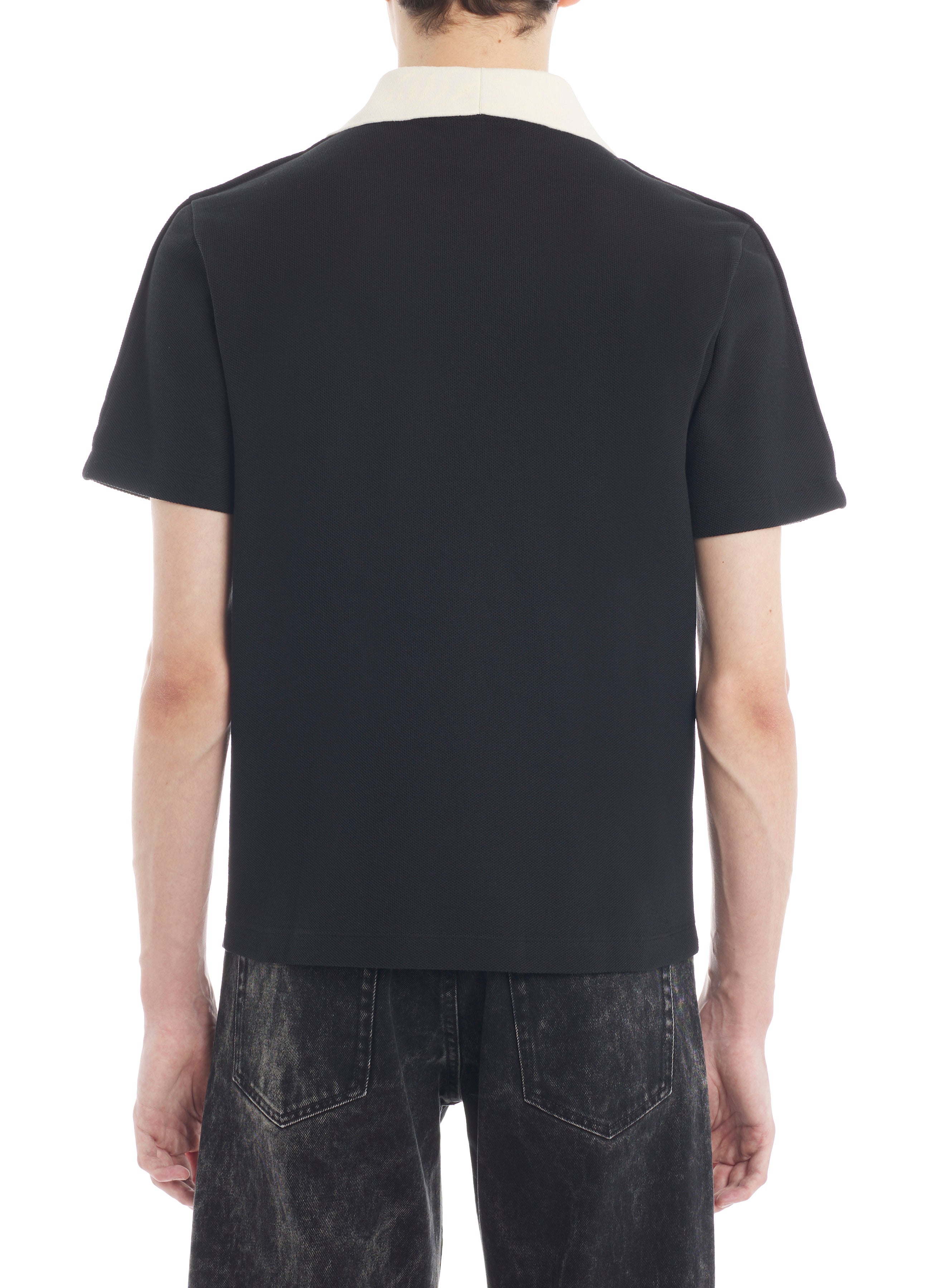 CONTRASTED COLLAR T-SHIRT