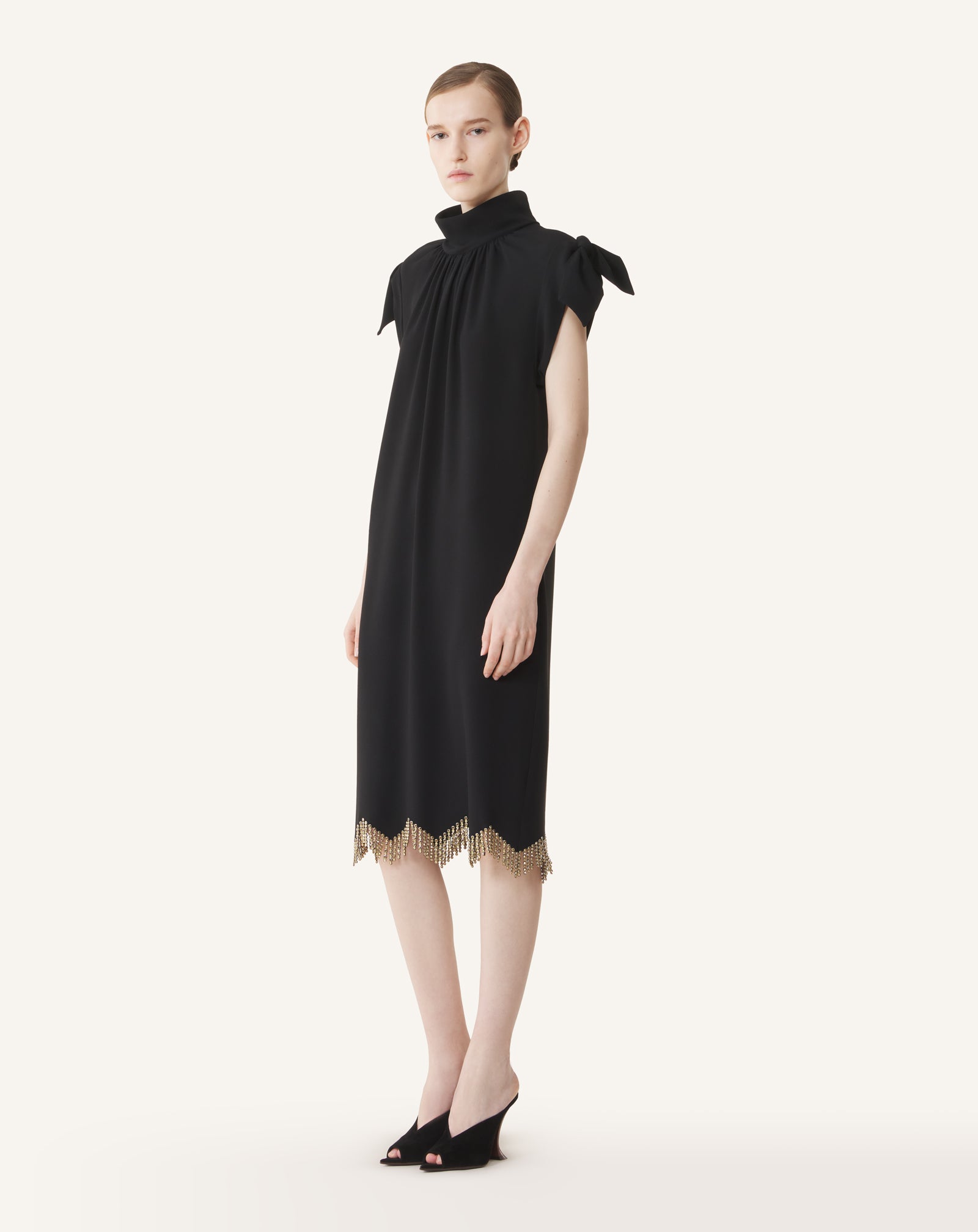 BLACK EMBROIDERED BOW DRESS IN SABLÉ