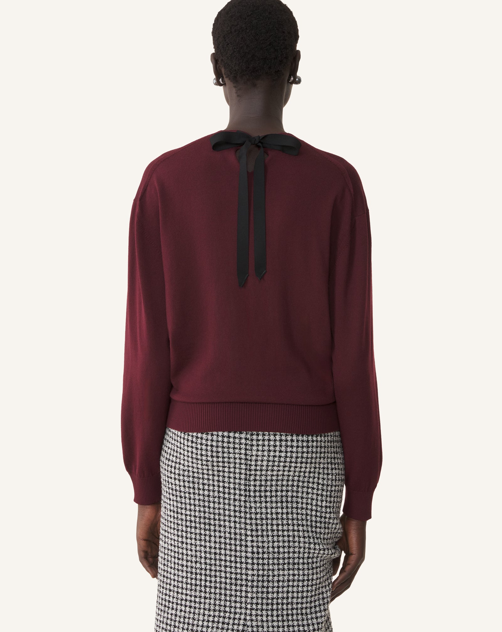 RED V-NECK MERINO SWEATER WITH GROSGRAIN DETAIL