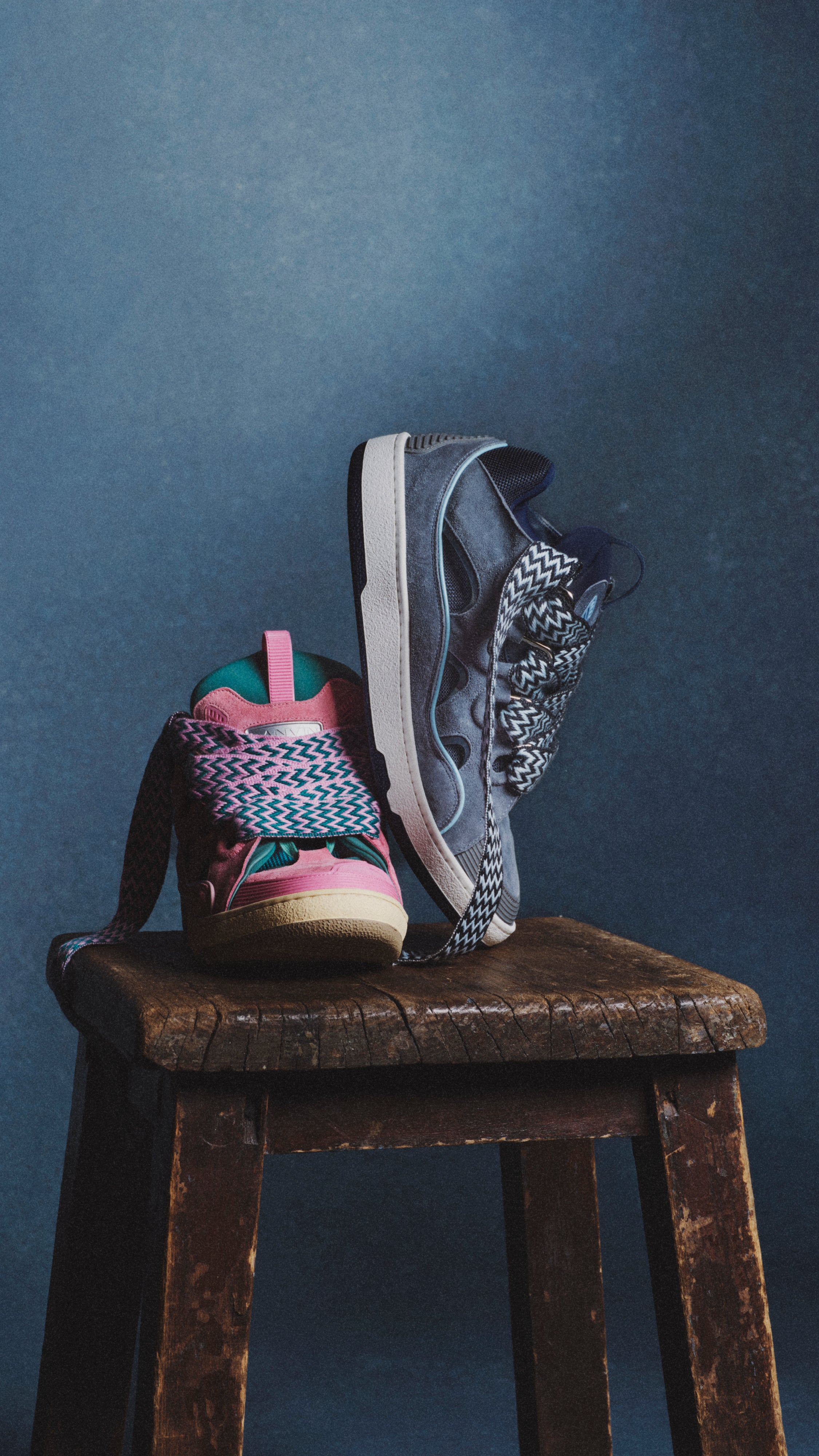 CURB SNEAKERS