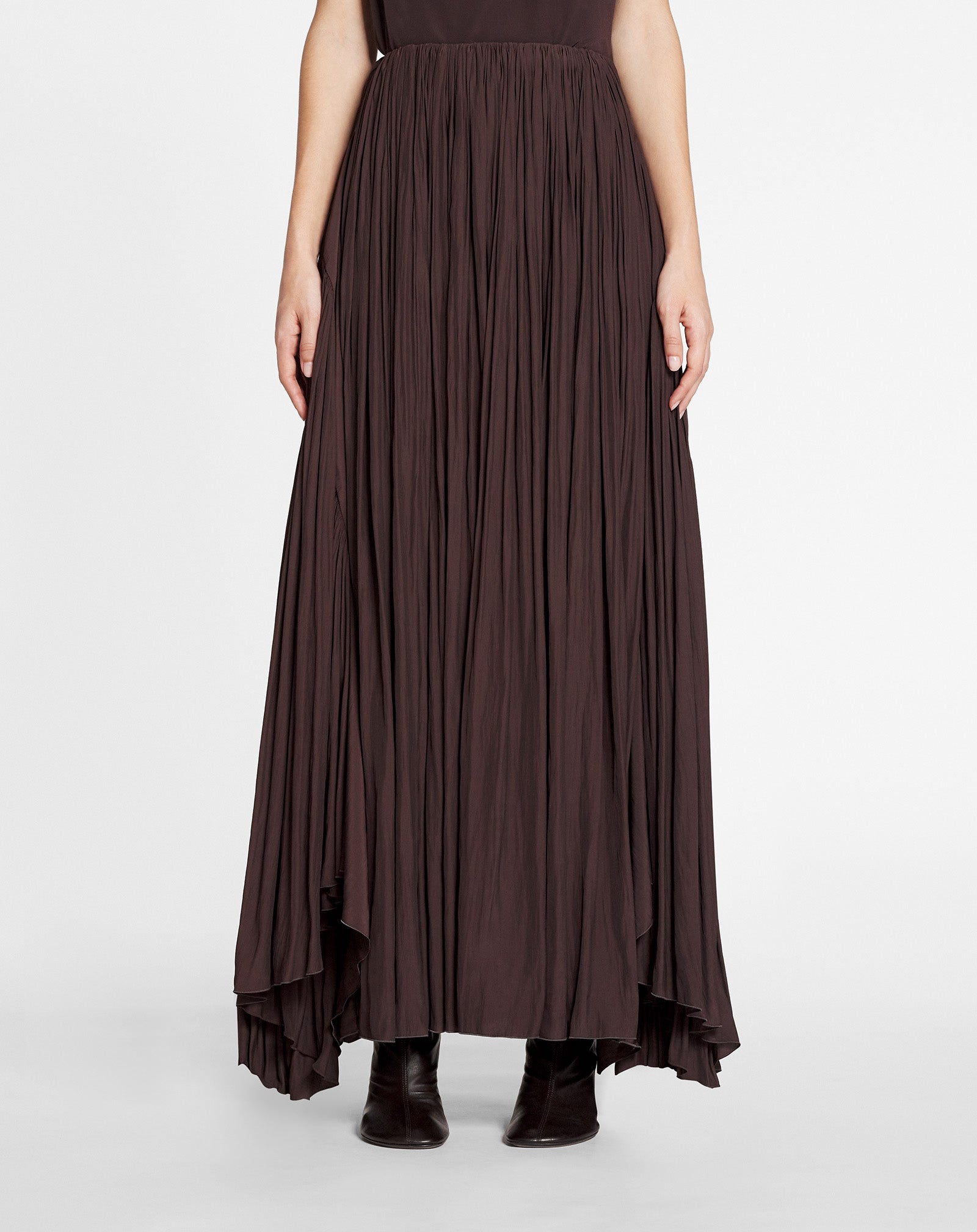 Long asymmetric skirt