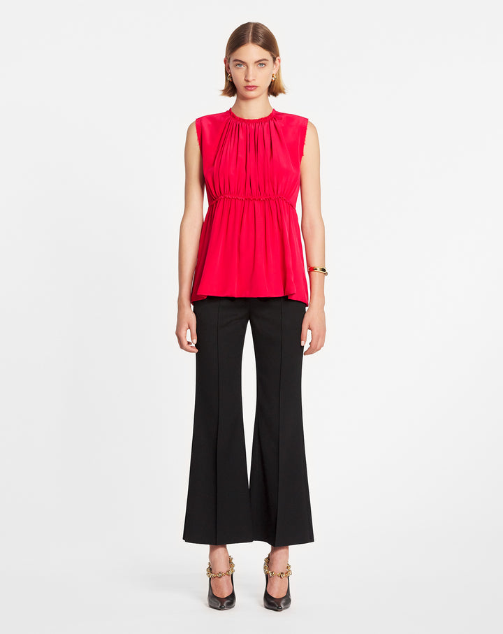 FITTED SLEEVELESS TOP